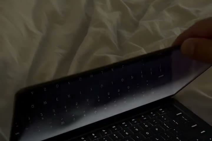 Lid tilting, desktop starts to bend